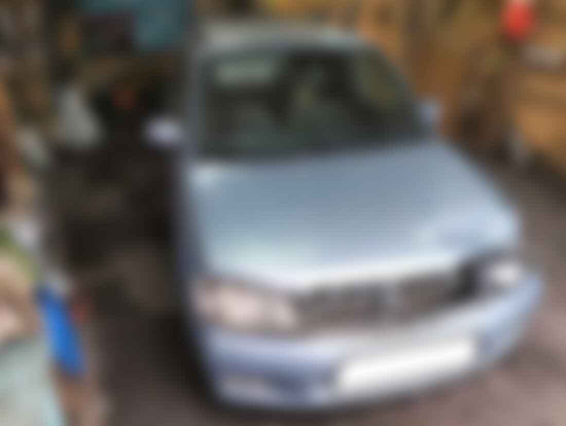 Mazda Demio 2000 г